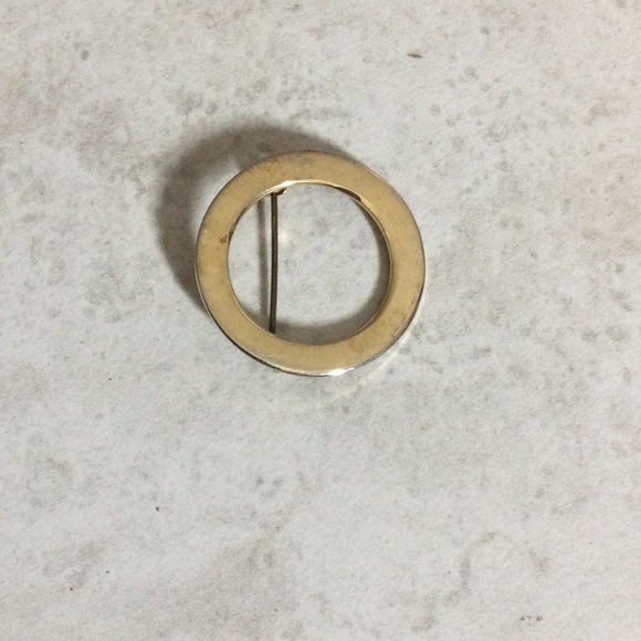 Vintage Gold circle pin - Picture 4 of 6